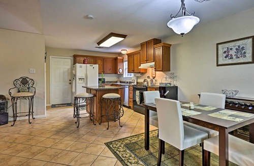 McQueeney Cottage | 2 Mi to Lake Mcqueeny: Gem w/Covered Patio