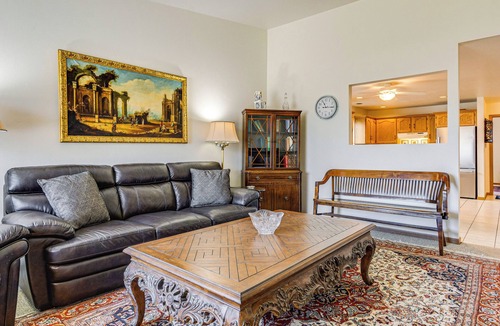 Manitowoc House | 2 Mi to Lake Michigan: Cozy Duplex w/Private Yard