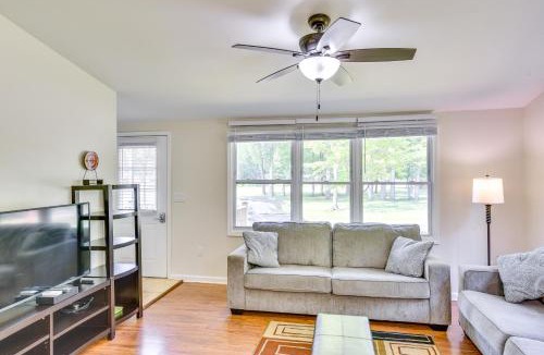 Shorewood-Tower Hills-Harbert Apartment | 2 Mi to Warren Dunes Sawyer Apartment with Deck!