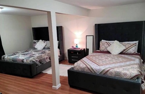 Colesville House | 2 QUEEN BEDS 2 GUESS