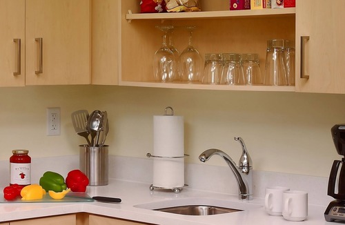 White Station House | 2 Spacious Units! w/ Kitchen, Parking, Pets Allowed, Close to Memphis Zoo!