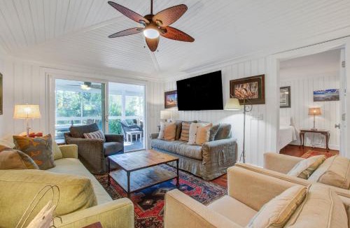 Twin Oaks House | 2 Twin Oaks