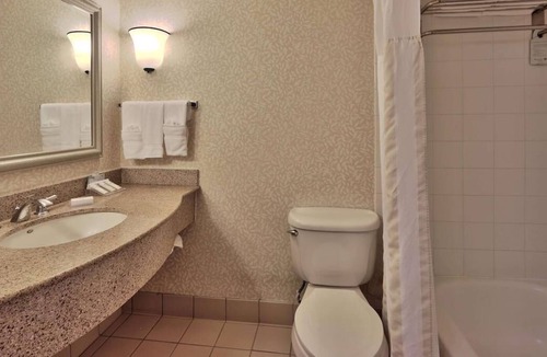 Albuquerque House | 2 Units for Group Travel! Free Parking, Pool! A short drive to Kimo Theater!
