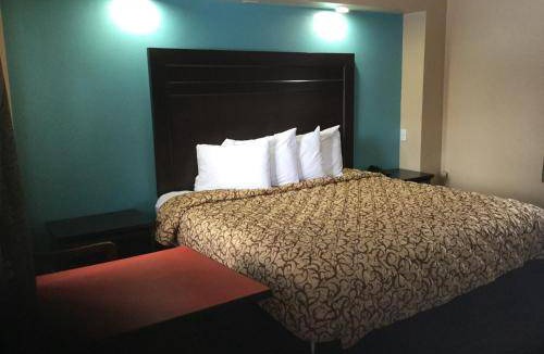 Reynolds Corners Hotel | 20 m² Motel ∙ 4 guests