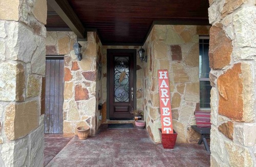 Imperial Valley House | 20 min from Downtown Austin ,20 min to Circuit of the Americans 10 min to Tesla