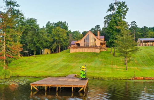 Gladewater House | 200 m² House ∙ 3 bedrooms ∙ 8 guests