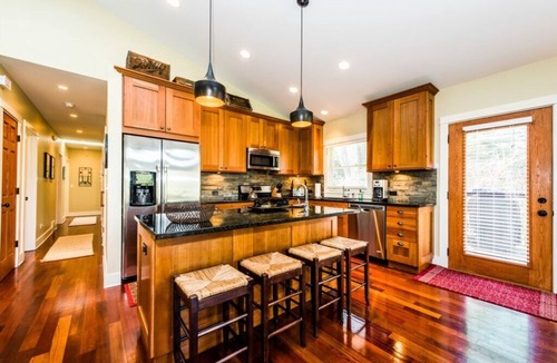 Lakeside House | (2026 OPEN!) ASSOCIATION BEACH ACCESS and PRIVATE TENNIS COURT!