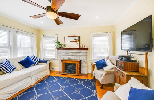 Point Lookout Cottage | 204 m² Cabin ∙ 2 bedrooms ∙ 4 guests