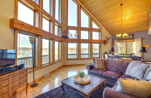 Vernon County House | 213 m² House ∙ 4 bedrooms ∙ 10 guests