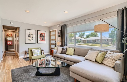 Virginia Village House | 214 m² House ∙ 3 bedrooms ∙ 6 guests