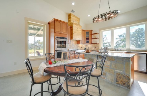 Johnson City House | 232 m² House ∙ 2 bedrooms ∙ 7 guests