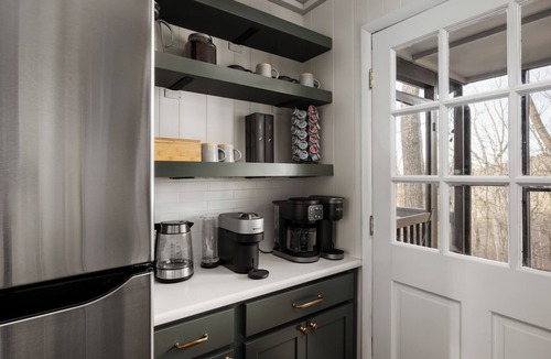 New Market Cabin | 25% Off ~ Hygge mountain retreat w/stunning views