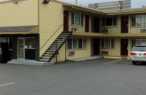 Overlook Hotel | 26 m² Motel ∙ 4 guests