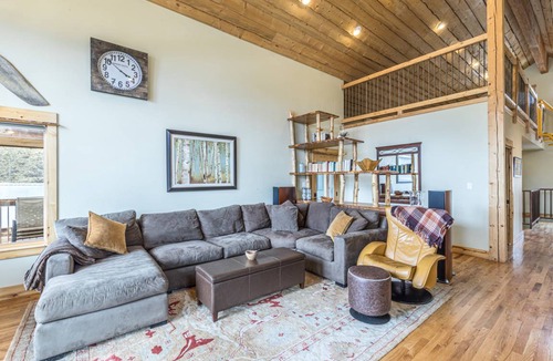 Creede House | 269 m² House ∙ 3 bedrooms ∙ 13 guests
