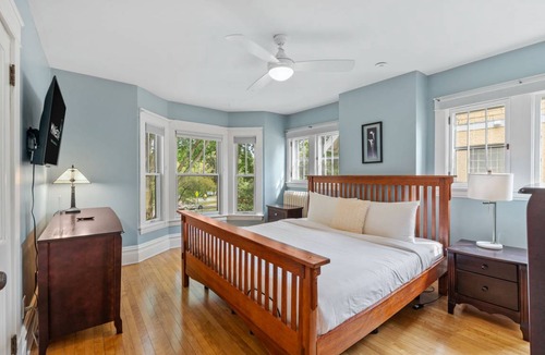 Linden Hills House | 273 m² House ∙ 4 bedrooms ∙ 7 guests