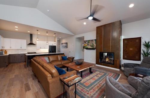 Trimble House | 275 Estancia Loop