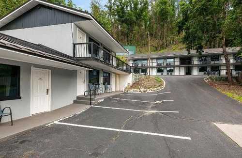 Gatlinburg Hotel | 28 m² Hotel ∙ 4 guests