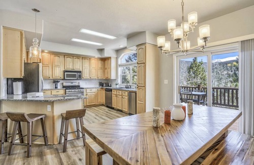 Rainbow Valley House | 286 m² House ∙ 4 bedrooms ∙ 11 guests