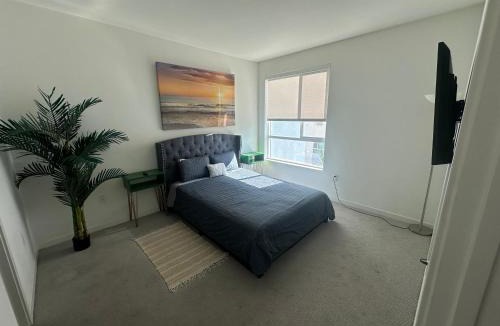City West Apartment | 2BR w parking located DTLA!