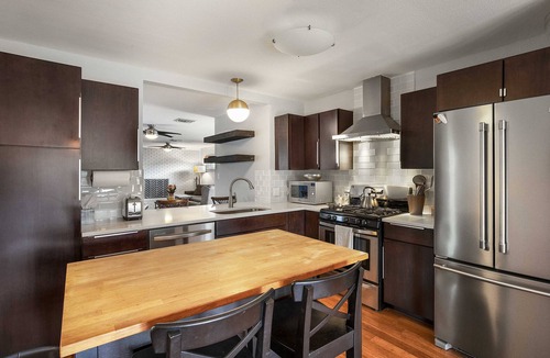 Windsor Park House | 3/2 10 min Downtown Near Restaurants, Pet-Friendly
