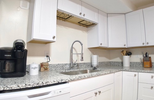Midvale House | 3-bed/2 bath basement apt. in charming Midvale with AC, wifi, laundry & hot tub.
