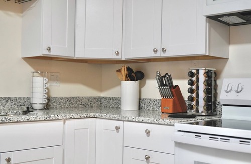 Midvale House | 3-bed/2 bath basement apt. in charming Midvale with AC, wifi, laundry & hot tub.