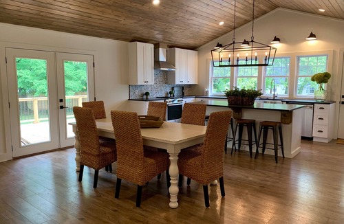 Three Oaks House | 3 bed/2 bath designer home 100 steps to Journeyman! Just 30 mins to Notre Dame!