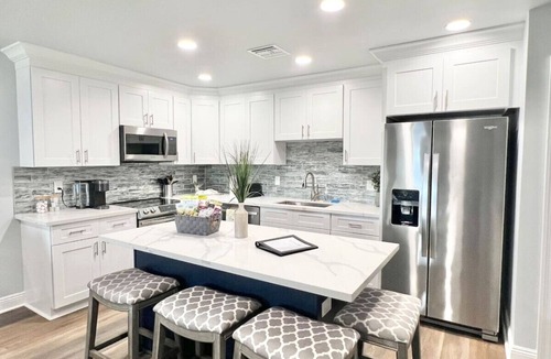Metairie Condo | 3 Bed/3 Bath with King Bed 15 min to Downtown New Orleans