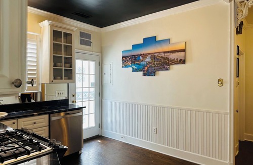Central Gardens House | 3-bedroom house in awesome Memphis with AC