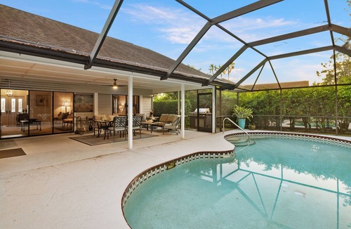 Kings Lake House | 3 bedroom pool homes less than 5 miles to downtown and beaches and pickleball