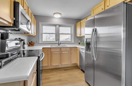 Ripley Apartment | 3 bedrooms Cape Cod at an award wining vineyard -nSparkling Ponds Winery