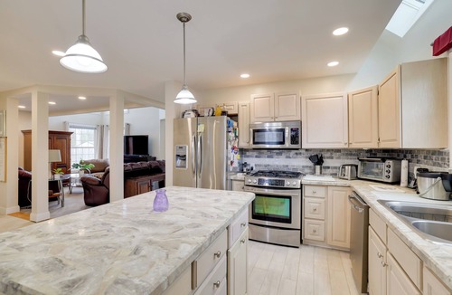 Athol Springs House | 3 Mi to Beach: Golfer's Paradise in Lake View!
