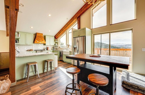 Black Hawk Cabin | 3 Mi to Casinos: Cabin w/Stables in Black Hawk!
