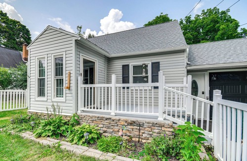 Syracuse House | 3 Mi to Dtwn Syracuse: Home w/Fenced Yard!