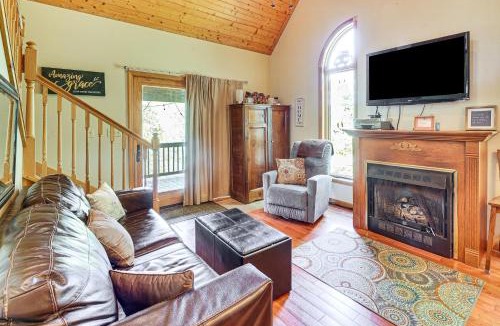 Snowshoe House | 3 Mi to Snowshoe Resort Cabin with Hot Tub