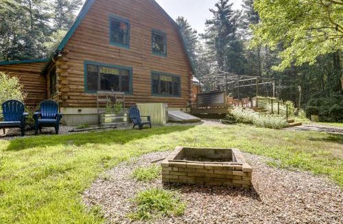 Sunderland House | 3 Mi to UMass Amherst Peaceful New England Cabin