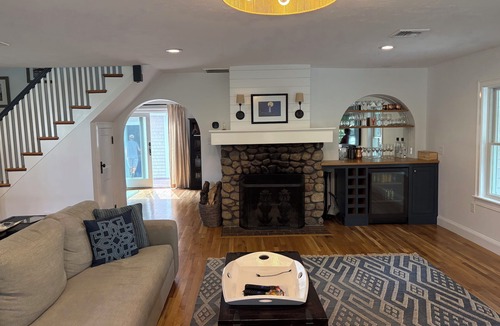 Minot House | 3 Minute Walk To Minot Beach!