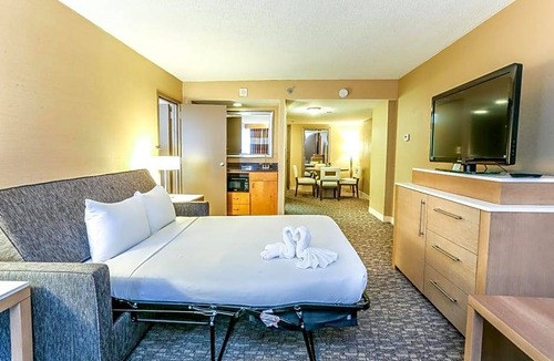 Northeast Virginia Beach Hotel | 3-Star Hotel ∙ DoubleTree by Hilton Virginia Beach