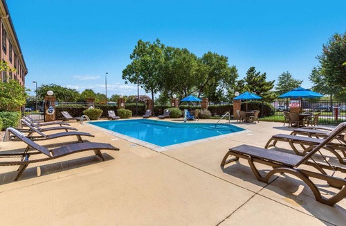 Central Newport News Hotel | 30 m² Hotel ∙ 127 guests