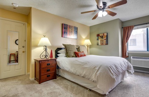 Englewood Apartment | 32 m² Apartment ∙ 2 guests