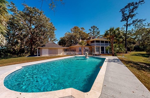 Epworth Acres House | 325 m² House ∙ 4 bedrooms ∙ 11 guests