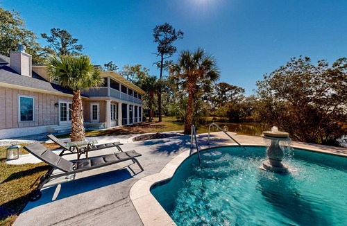Epworth Acres House | 325 m² House ∙ 4 bedrooms ∙ 11 guests