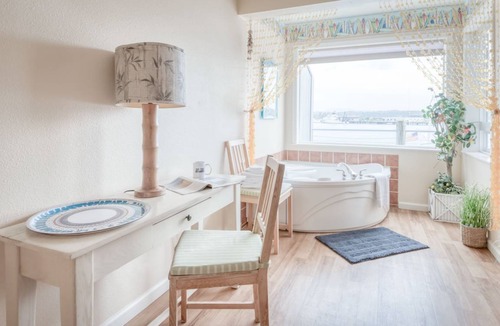 Historic Bayfront Apartment | 33 m² Studio flat ∙ 2 guests