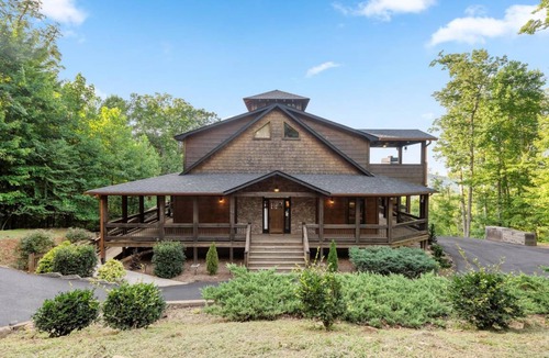 Raccoon Ridge Cabin | 344 m² Cabin ∙ 4 bedrooms ∙ 10 guests