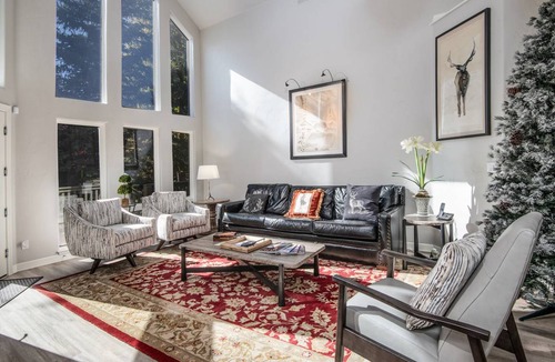 Edwards House | 351 m² House ∙ 5 bedrooms ∙ 10 guests