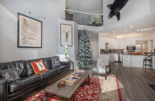 Edwards House | 351 m² House ∙ 5 bedrooms ∙ 10 guests