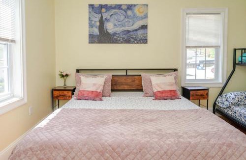 Quincy Apartment | 37 - 3BR Quincy - Cozy Townhouse near Adams Park