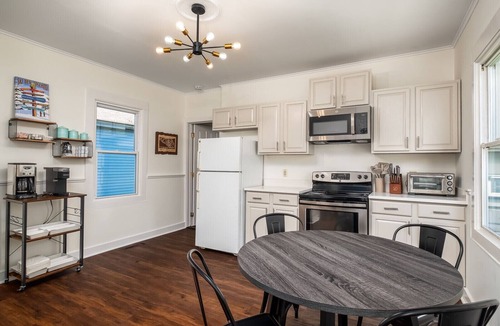 Williamstown House | 3bd 2ba Townhouse. Walkable to College and walking paths. Longer stays welcome