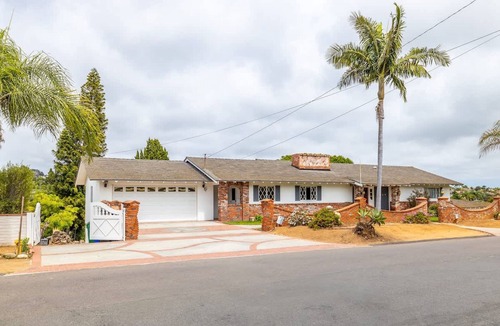 Olde Carlsbad House | 3bed Single Level Home