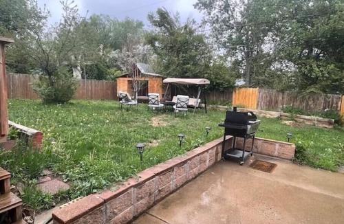 Park East House | 3BR/Ac Units/4min to CU/10min Downtown.